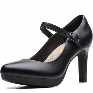 NWOT Clarks Black Mary Jane Heeled Pumps